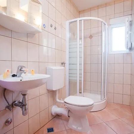 Holiday With Pool Vakantiehuis Makarska